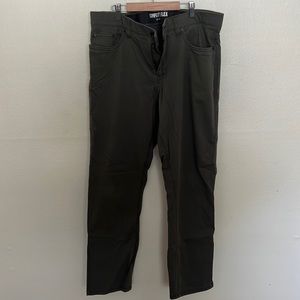 Mens green khaki pants